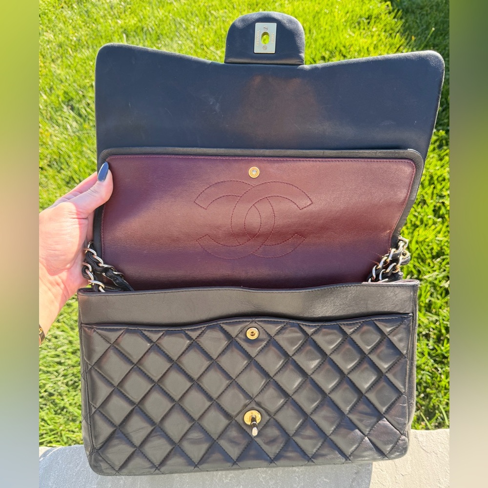 Auth. ✅ Chanel Black Maxi Lambskin Double Flap w/
GHW ✨ - Picture 4 of 16